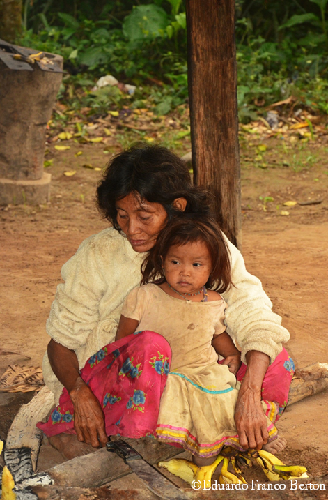 mujer-tsimane-y-nina